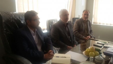 بازدید سید عباس دانایی فرماندار مرکز استان از خانه کارگر استان سمنان در هفته کارگر سال 95